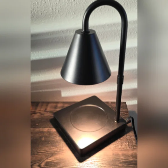 **One Left**Black Metal Candle Warmer Lamp With Bulb - Picture 4 of 7